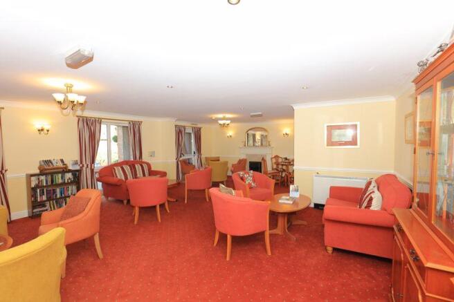 COMMUNAL LOUNGE