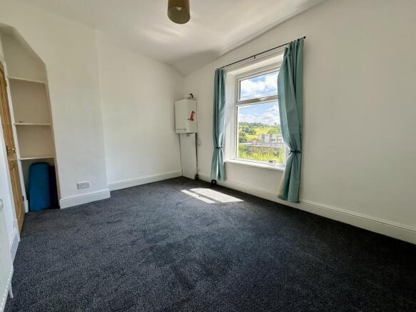 2 bed Terraced to rent Image 11