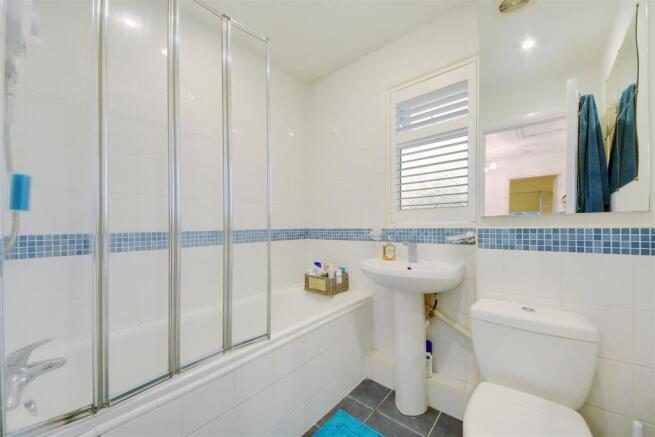 Bathroom.jpg
