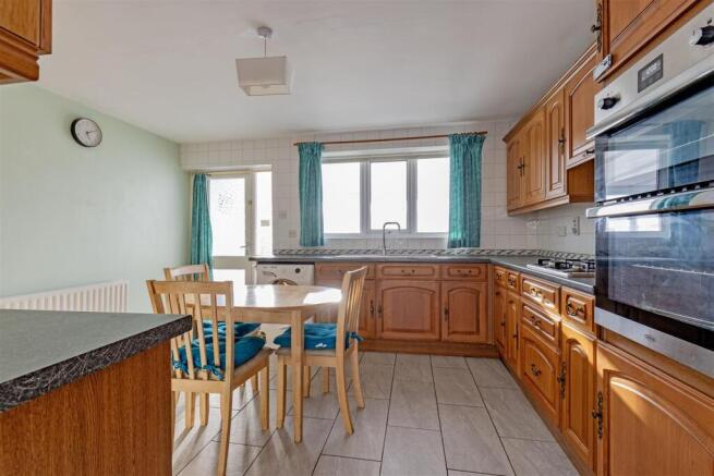 Kitchen/Breakfast Room