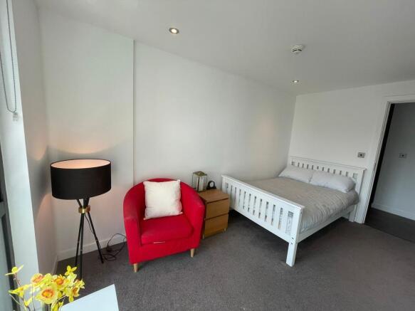 2 bed Apartment to rent Image 6
