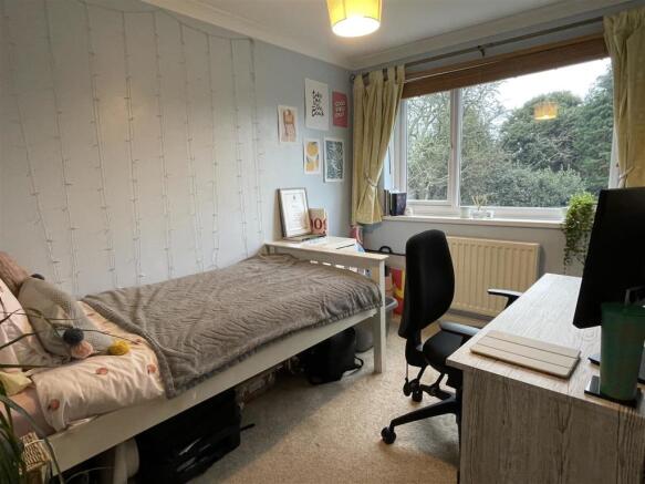 BEDROOM 4: