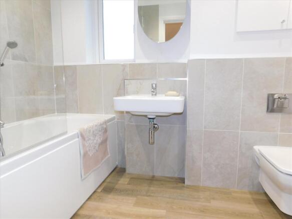 FAMILY BATHROOM