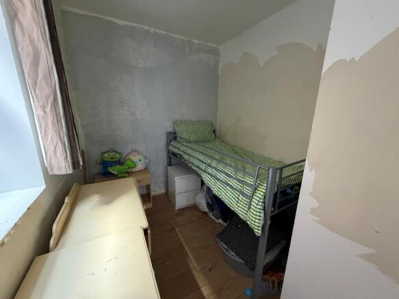 4 bed Ground Flat for sale Image 6