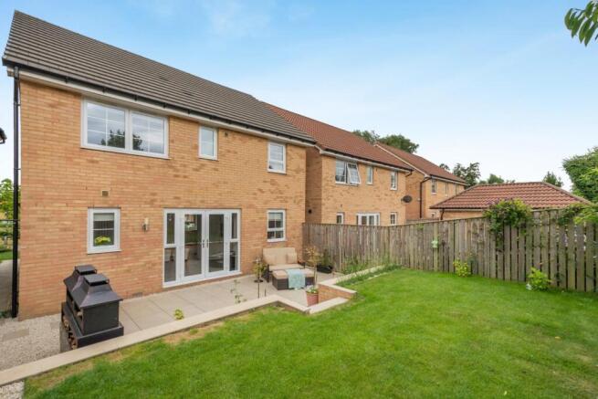 4 bed Detached for sale Image 10