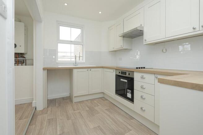 Apartment in Herne Bay, Hunter's Forstal, Mickleburgh Hill - View 3
