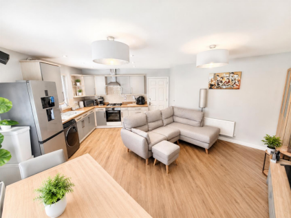 Smollett Place, Wickford