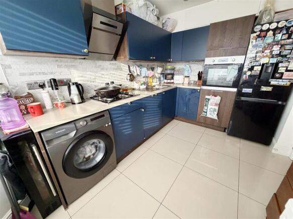 4 bed Detached for sale Image 5