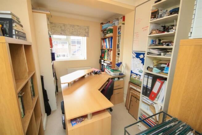 BEDROOM 5