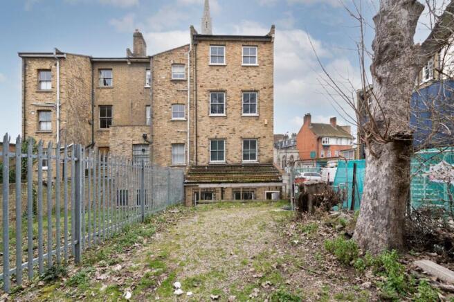 11 clapham pk rd6701.jpg
