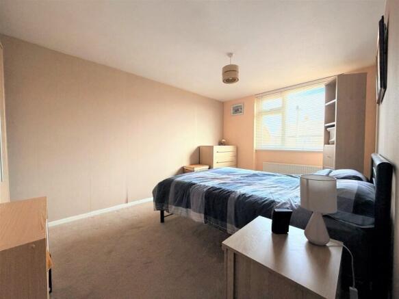 BEDROOM1 2