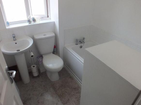 FAMILY BATHROOM