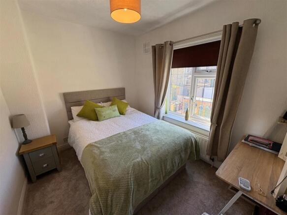 3 bed Terraced for sale Image 10