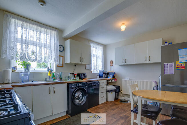 3 bed Semi-Detached for sale Image 6