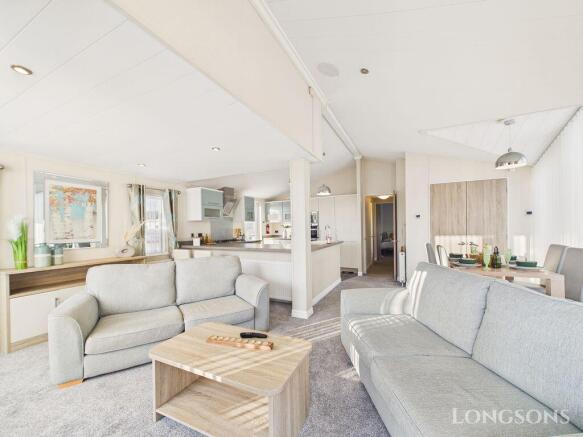 Cam02173g0 Pr0335 Still058