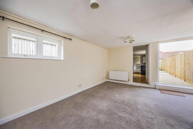 106A Sea Front, Hayling Island-Small-PorticoMarket