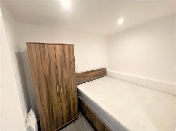 1 bed Apartment to rent Image 4