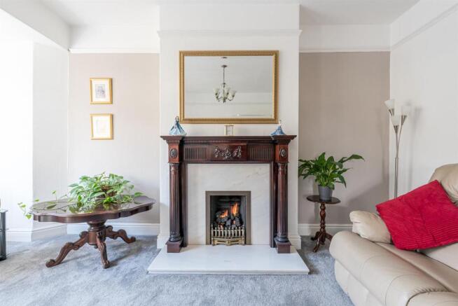 SITTING ROOM