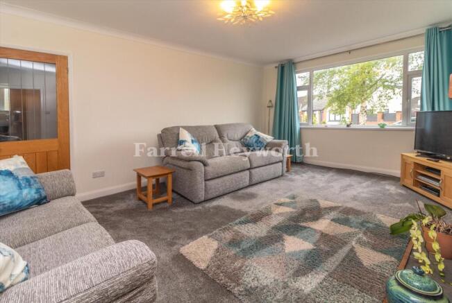 Lounge image 2