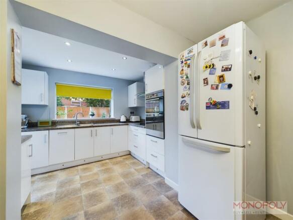 KITCHEN/BREAKFAST ROOM