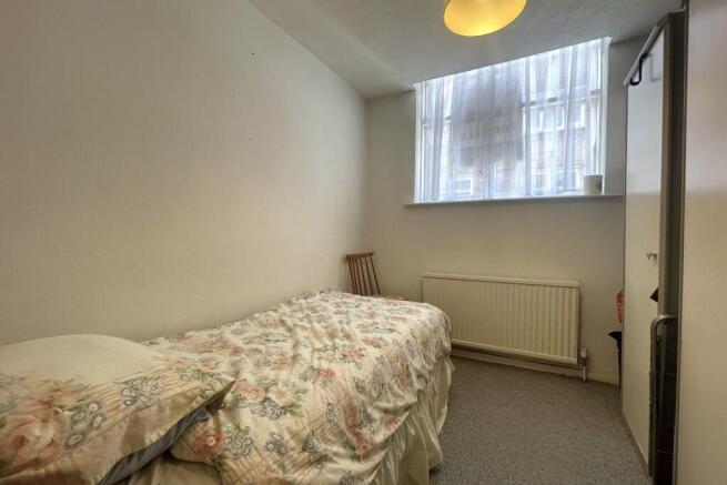 2 bed Flat for sale Image 7