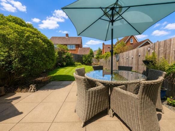 65 Baxendale Way - Garden.jpg