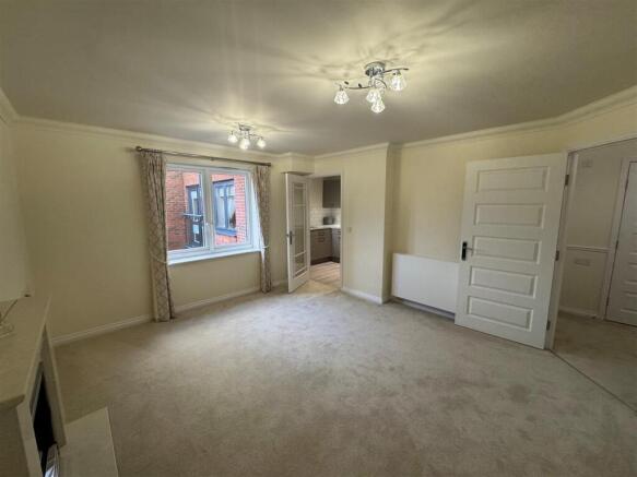 Living Room 2.jpg