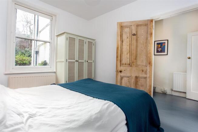 bed 2.jpg