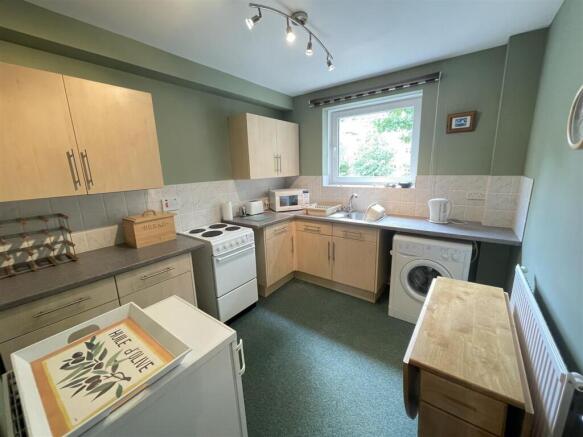 2 bed Flat for sale Image 5
