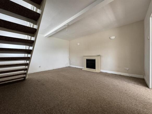 2 bed Semi-Detached for sale Image 5
