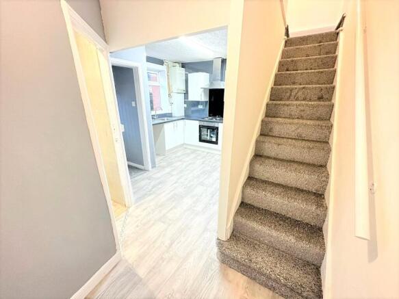 3 bed Terraced to rent Image 7