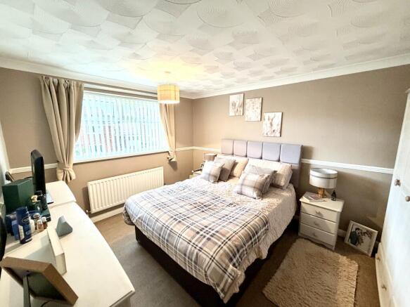 3 bed Semi-Detached for sale Image 8