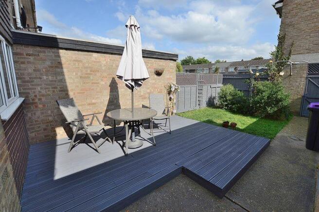 Enclosed Rear Garden & Decking