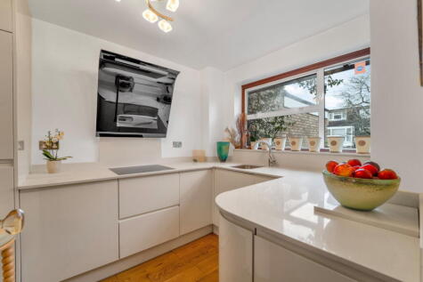 Hardwick Green, Ealing, W13 8DN