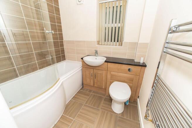 2 bed Apartment to rent Image 6