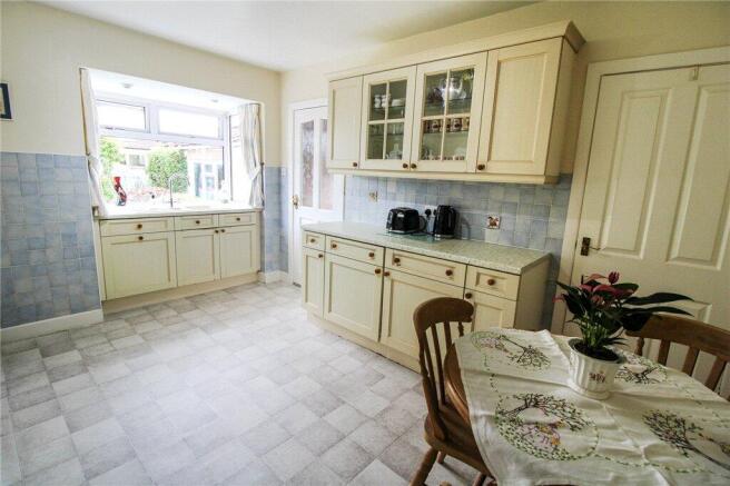 2 bed Bungalow for sale Image 11