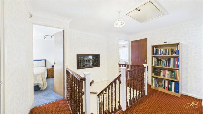 4 bed Detached for sale Image 10