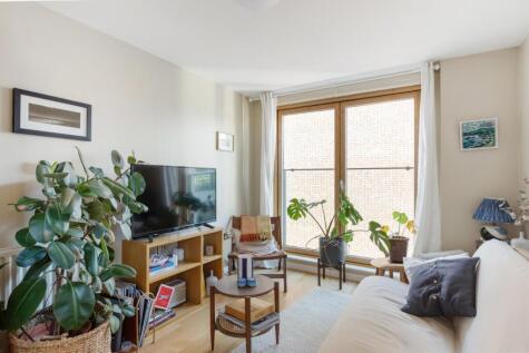 Wingate Square,
Clapham, SW4