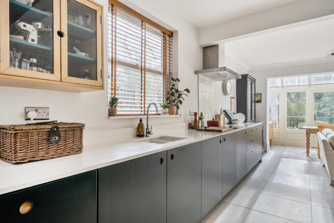 141071218698b1f8157159