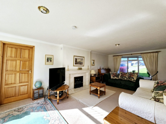 4 bed Detached for sale Image 6