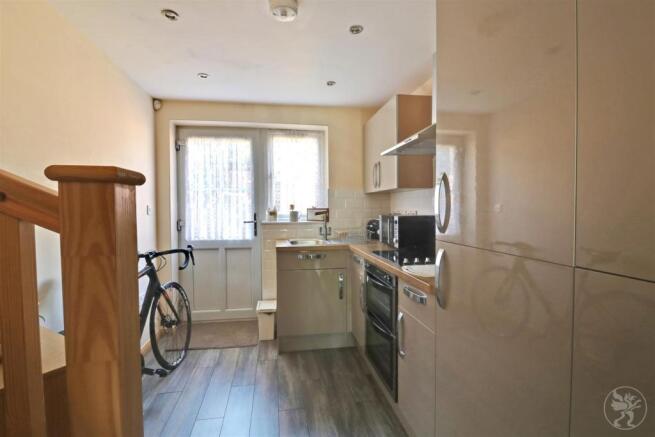 Kitchen 2.jpg