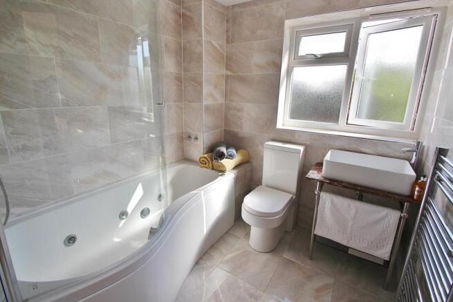 Bathroom.JPG
