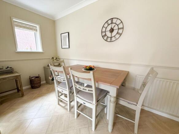 3 bed Detached Bungalow for sale Image 12