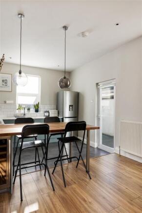Third Avenue E17