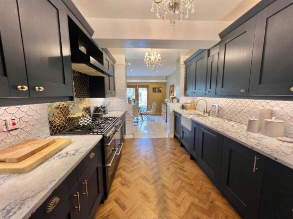 Main house - kitchen (2).jpg