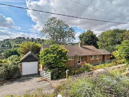 Pinewood Road - No Onward Chain - Large Gardens