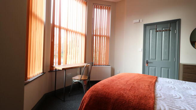 67 Oxford Road Room 1 3.JPG