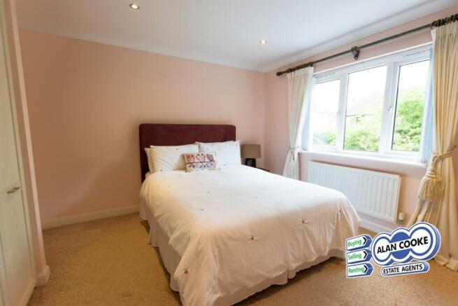 BEDROOM 2