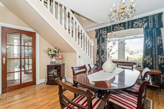 DiningRoom