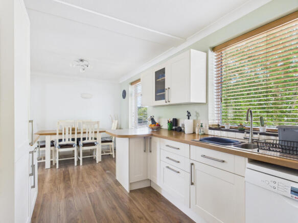 CAM01354G0-PR0547-STILL024